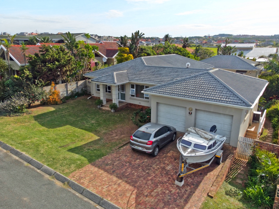 6 Bedroom Property for Sale in Kidds Beach Eastern Cape